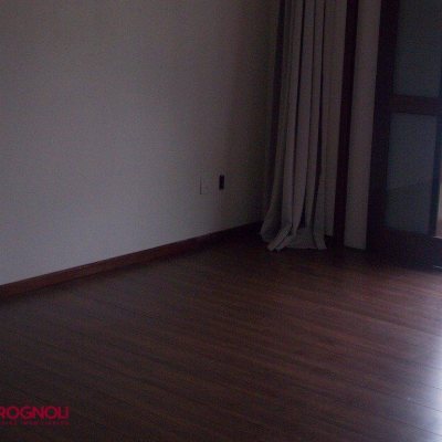 Casa Residencial com 414m², 3 quartos, 1 suíte, 4 garagens, no bairro Centro em Florianópolis