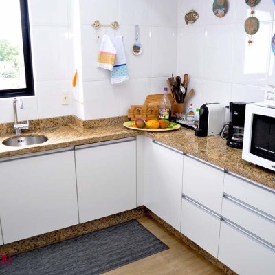 Apartamentos com 200m², 3 quartos (sendo 3 suítes), 3 garagens, no bairro Balneário em Florianópolis