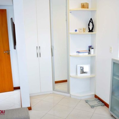 Apartamentos com 200m², 3 quartos (sendo 3 suítes), 3 garagens, no bairro Balneário em Florianópolis