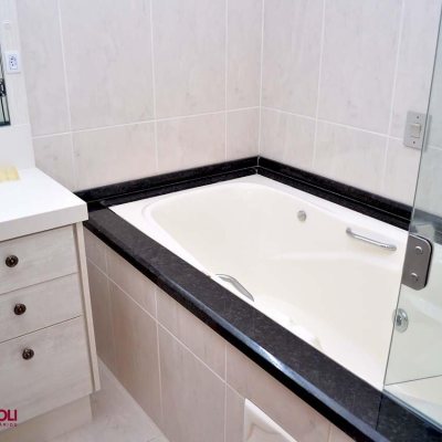 Apartamentos com 200m², 3 quartos (sendo 3 suítes), 3 garagens, no bairro Balneário em Florianópolis