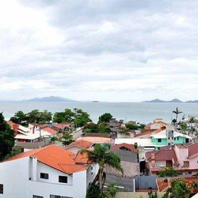 Apartamentos com 200m², 3 quartos (sendo 3 suítes), 3 garagens, no bairro Balneário em Florianópolis