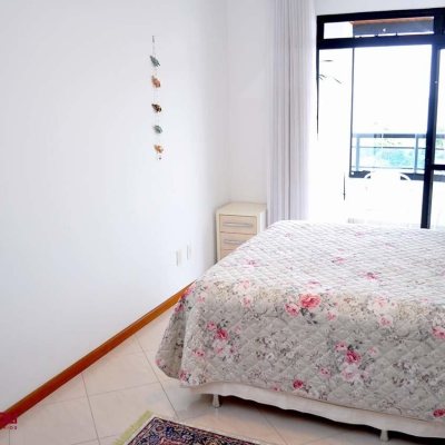 Apartamentos com 200m², 3 quartos (sendo 3 suítes), 3 garagens, no bairro Balneário em Florianópolis