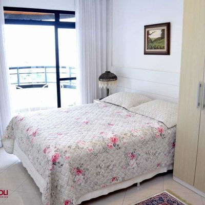 Apartamentos com 200m², 3 quartos (sendo 3 suítes), 3 garagens, no bairro Balneário em Florianópolis
