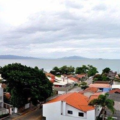 Apartamentos com 200m², 3 quartos (sendo 3 suítes), 3 garagens, no bairro Balneário em Florianópolis