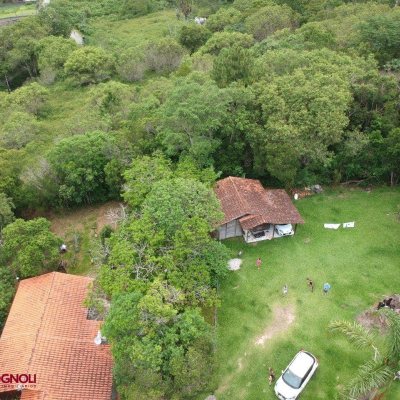 Sitio com 17763m², 3 quartos, 1 suíte, 1 garagem, no bairro Vargem Pequena em Florianópolis