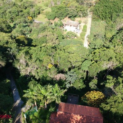 Sitio com 17763m², 3 quartos, 1 suíte, 1 garagem, no bairro Vargem Pequena em Florianópolis