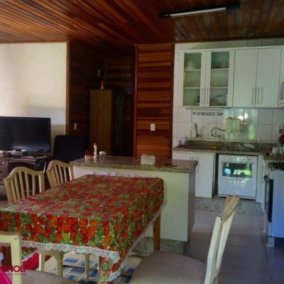 Sitio com 17763m², 3 quartos, 1 suíte, 1 garagem, no bairro Vargem Pequena em Florianópolis