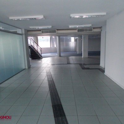 Loja com 1137m², no bairro Centro em Florianópolis