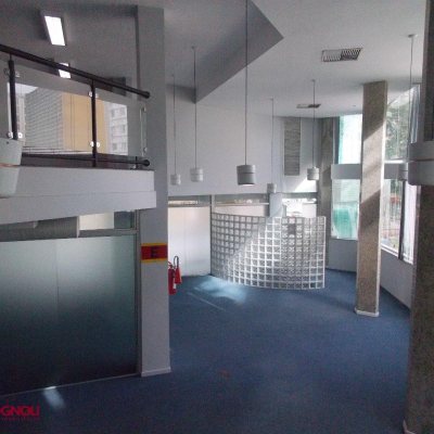 Loja com 1137m², no bairro Centro em Florianópolis