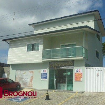 Casa Residencial com 274m², 3 quartos, 1 suíte, 10 garagens, no bairro Serraria em São José