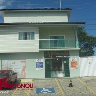 Casa Residencial com 274m², 3 quartos, 1 suíte, 10 garagens, no bairro Serraria em São José