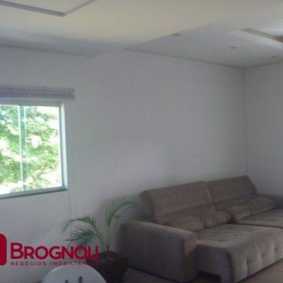 Casa Residencial com 274m², 3 quartos, 1 suíte, 10 garagens, no bairro Serraria em São José