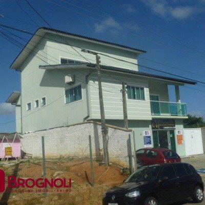 Casa Residencial com 274m², 3 quartos, 1 suíte, 10 garagens, no bairro Serraria em São José