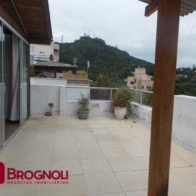 Cobertura com 163m², 3 quartos (sendo 1 suíte), 2 garagens, no bairro Carvoeira em Florianópolis