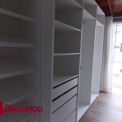 Cobertura com 163m², 3 quartos (sendo 1 suíte), 2 garagens, no bairro Carvoeira em Florianópolis
