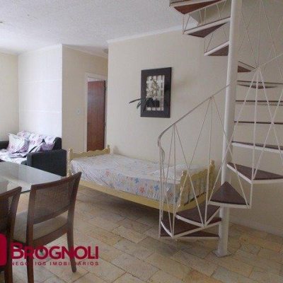 Cobertura com 163m², 3 quartos (sendo 1 suíte), 2 garagens, no bairro Carvoeira em Florianópolis