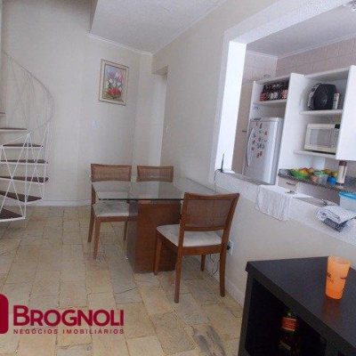 Cobertura com 163m², 3 quartos (sendo 1 suíte), 2 garagens, no bairro Carvoeira em Florianópolis