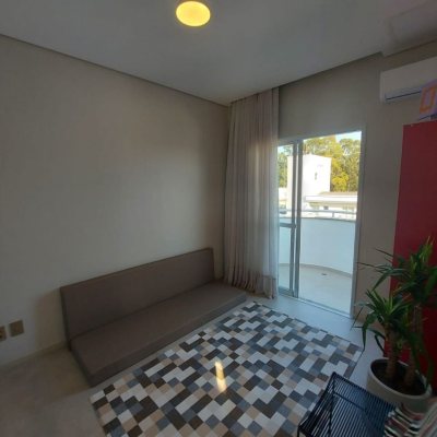 Cobertura com 111m², 2 quartos, 1 suíte, 2 garagens, no bairro Córrego Grande em Florianópolis