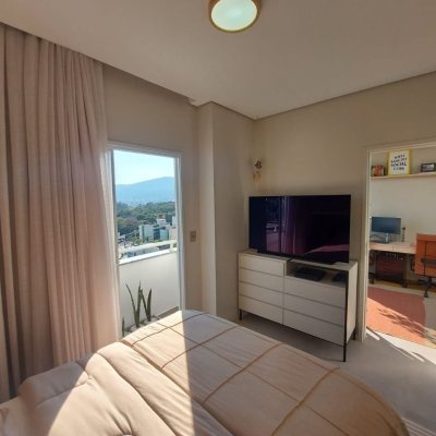 Cobertura com 111m², 2 quartos, 1 suíte, 2 garagens, no bairro Córrego Grande em Florianópolis