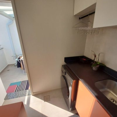 Cobertura com 111m², 2 quartos, 1 suíte, 2 garagens, no bairro Córrego Grande em Florianópolis