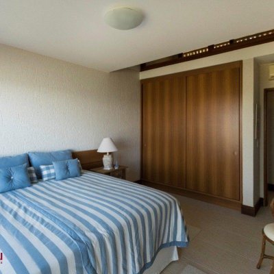 Casa em Condomínio com 517m², 5 quartos, 2 suítes, no bairro Armação Piedade em Governador Celso Ramos