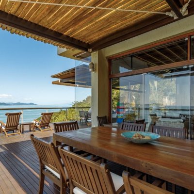 Casa em Condomínio com 517m², 5 quartos, 2 suítes, no bairro Armação Piedade em Governador Celso Ramos