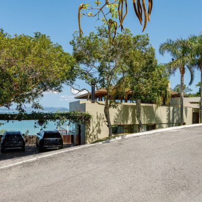 Casa em Condomínio com 517m², 5 quartos, 2 suítes, no bairro Armação Piedade em Governador Celso Ramos