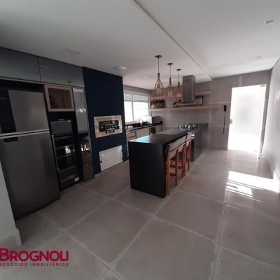 Cobertura com 159m², 3 quartos, 1 suíte, 1 garagem, no bairro Agronômica em Florianópolis