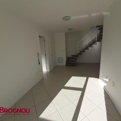 Cobertura com 159m², 3 quartos, 1 suíte, 1 garagem, no bairro Agronômica em Florianópolis