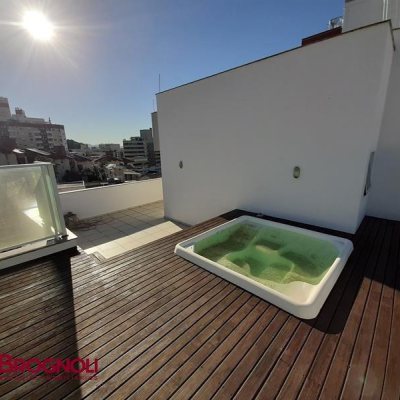 Cobertura com 159m², 3 quartos, 1 suíte, 1 garagem, no bairro Agronômica em Florianópolis