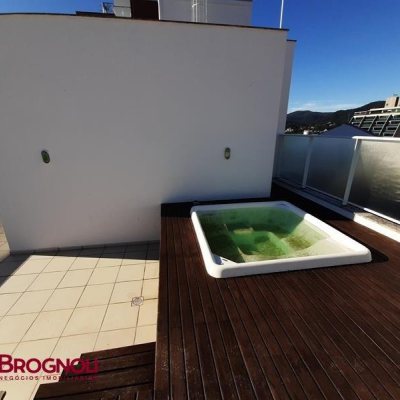 Cobertura com 159m², 3 quartos, 1 suíte, 1 garagem, no bairro Agronômica em Florianópolis