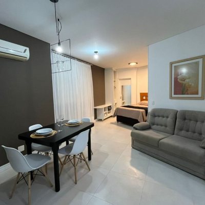 Apartamentos com 38m², 1 quarto, 1 garagem, no bairro Centro em Florianópolis