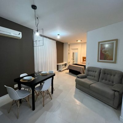 Apartamentos com 38m², 1 quarto, 1 garagem, no bairro Centro em Florianópolis