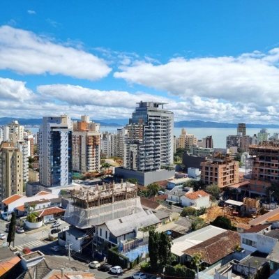 Apartamentos com 38m², 1 quarto, 1 garagem, no bairro Centro em Florianópolis