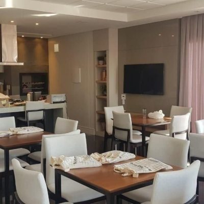 Apartamentos com 38m², 1 quarto, 1 garagem, no bairro Centro em Florianópolis