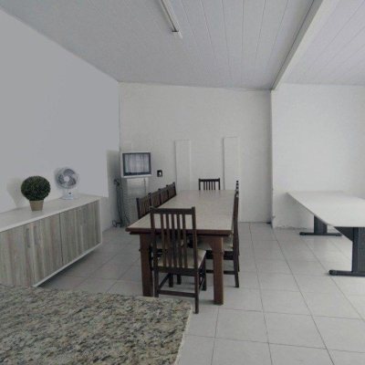 Predio com 1024m², 14 garagens, no bairro Itacorubi em Florianópolis