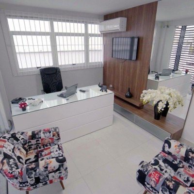 Predio com 1024m², 14 garagens, no bairro Itacorubi em Florianópolis