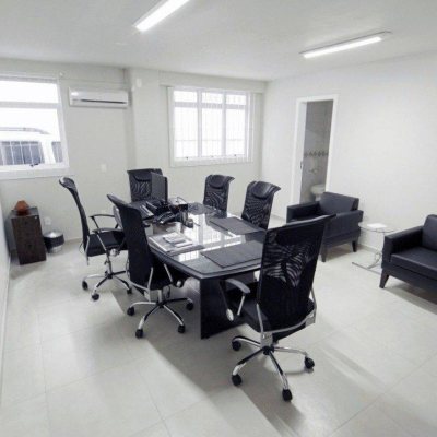 Predio com 1024m², 14 garagens, no bairro Itacorubi em Florianópolis