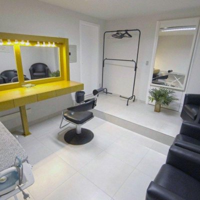 Predio com 1024m², 14 garagens, no bairro Itacorubi em Florianópolis