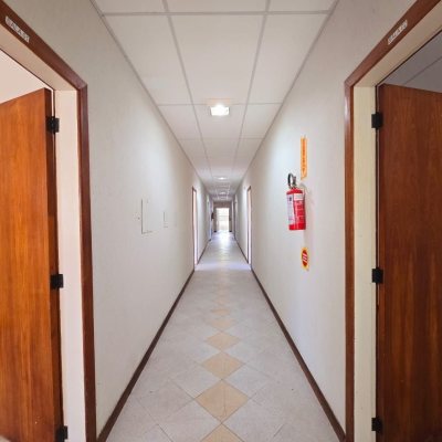 Predio com 1024m², 14 garagens, no bairro Itacorubi em Florianópolis