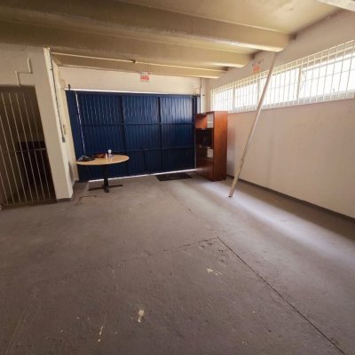 Predio com 1024m², 14 garagens, no bairro Itacorubi em Florianópolis