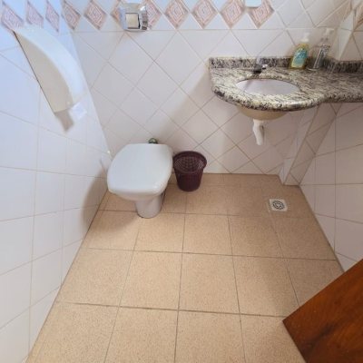 Predio com 1024m², 14 garagens, no bairro Itacorubi em Florianópolis