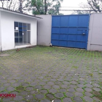 Predio com 1024m², 14 garagens, no bairro Itacorubi em Florianópolis
