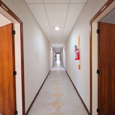 Predio com 1024m², 14 garagens, no bairro Itacorubi em Florianópolis