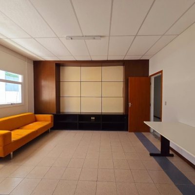 Predio com 1024m², 14 garagens, no bairro Itacorubi em Florianópolis