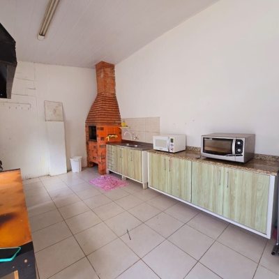 Predio com 1024m², 14 garagens, no bairro Itacorubi em Florianópolis