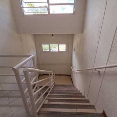 Predio com 1024m², 14 garagens, no bairro Itacorubi em Florianópolis