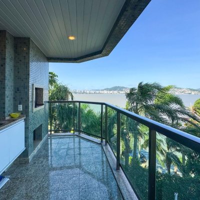 Apartamentos com 130m², 3 quartos, 2 suítes, 2 garagens, no bairro Coqueiros em Florianópolis