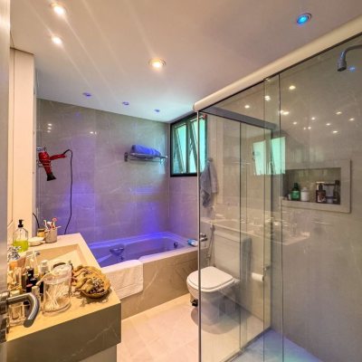 Apartamentos com 130m², 3 quartos, 2 suítes, 2 garagens, no bairro Coqueiros em Florianópolis