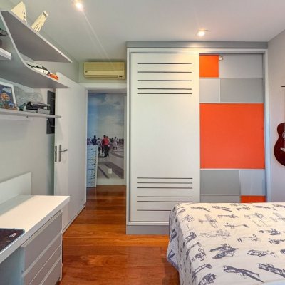 Apartamentos com 130m², 3 quartos, 2 suítes, 2 garagens, no bairro Coqueiros em Florianópolis